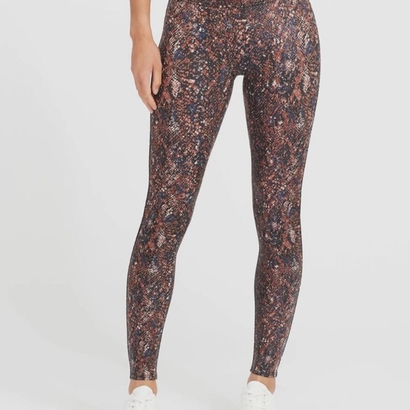 NWT Spanx Faux leather snake shine leggings - Picture 5 of 8